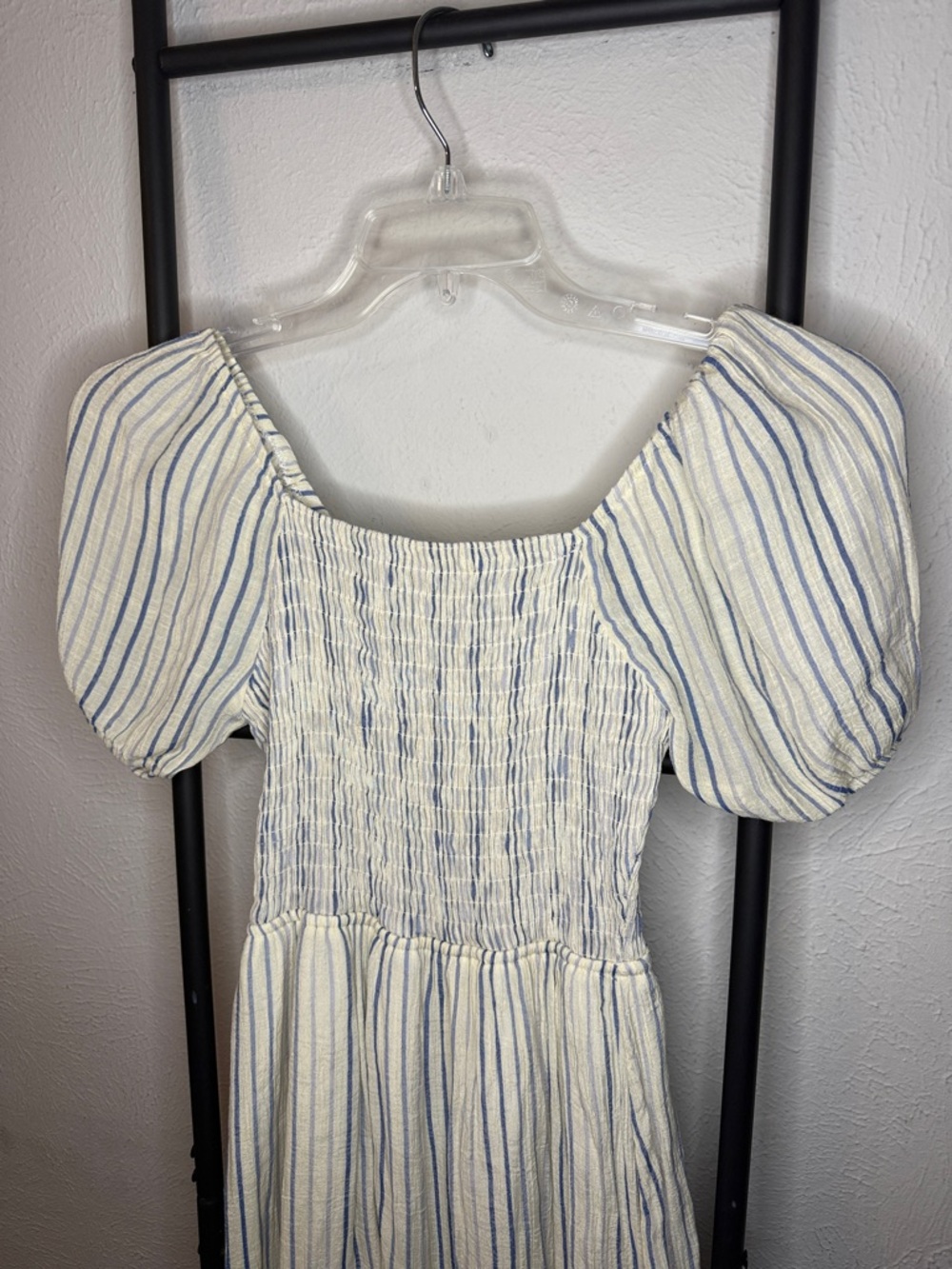 Indigo Rose Blue & White Striped Smocked Puff Sleeve Midi Dress Size Small - Picture 2 of 4